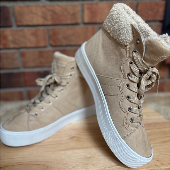 MARC FISHER WOMENS DAPYR HIGH TOP FAUX SUEDE SHEARLING SNEAKER BOOTIE SZ 9 - Picture 1 of 10